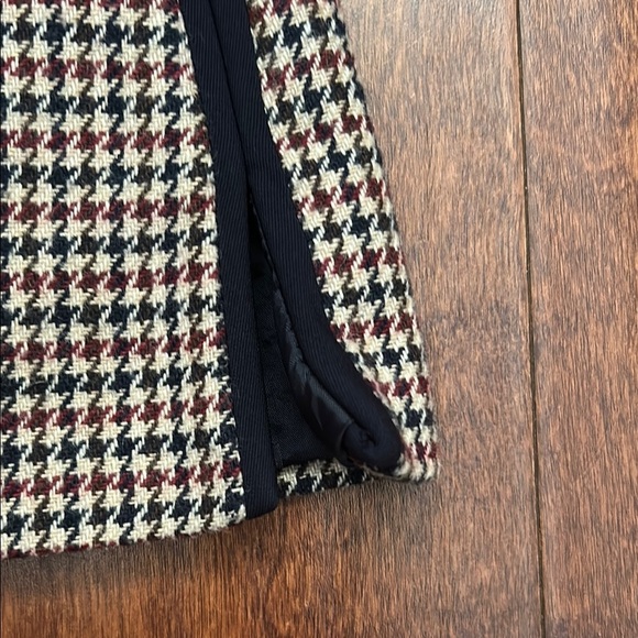Zara Black, Beige and Oxblood Houndstooth A-Line Tuxedo Mini Skirt, Size M - Picture 6 of 11